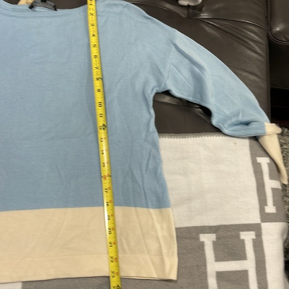 NWT St John sweater size medium - Picture 5 of 7